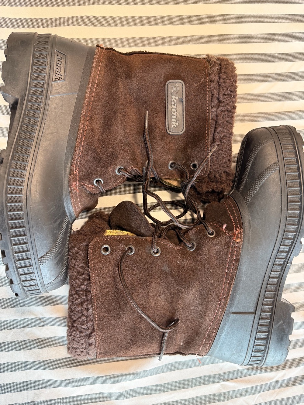 Kamik Brown Suede Duck Boots women’s Size 6 Waterproof Winter Snow Boots Lace Up